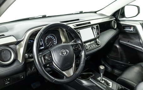 Toyota RAV4, 2018 год, 2 299 700 рублей, 11 фотография