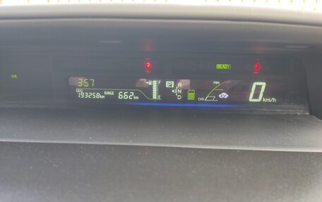 Toyota Prius Alpha I (ZVW40/41), 2013 год, 1 290 000 рублей, 8 фотография