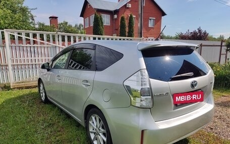 Toyota Prius Alpha I (ZVW40/41), 2013 год, 1 290 000 рублей, 2 фотография