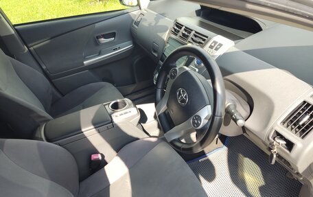 Toyota Prius Alpha I (ZVW40/41), 2013 год, 1 290 000 рублей, 18 фотография