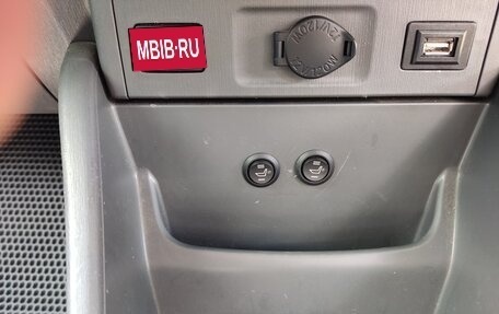 Toyota Prius Alpha I (ZVW40/41), 2013 год, 1 290 000 рублей, 14 фотография