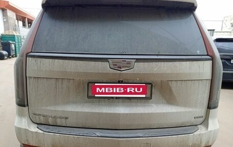 Cadillac Escalade V, 2022 год, 13 850 000 рублей, 4 фотография