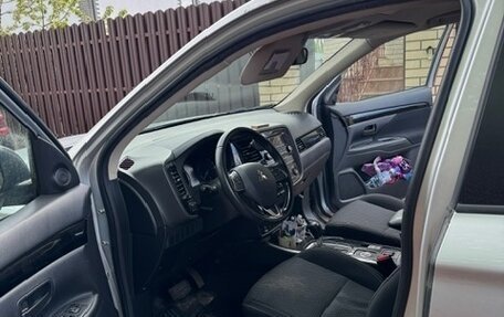 Mitsubishi Outlander III рестайлинг 3, 2019 год, 1 790 000 рублей, 7 фотография