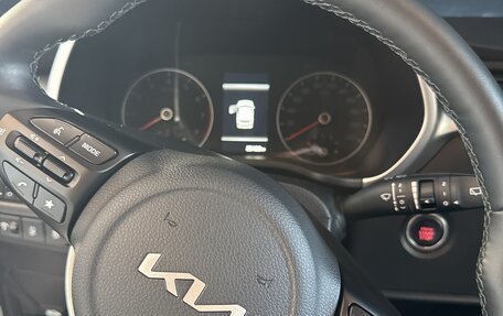 KIA Rio IV, 2022 год, 1 900 000 рублей, 2 фотография