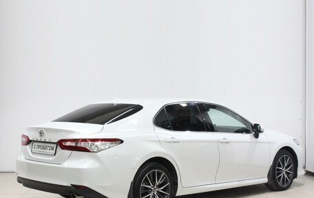 Toyota Camry, 2021 год, 3 380 000 рублей, 5 фотография