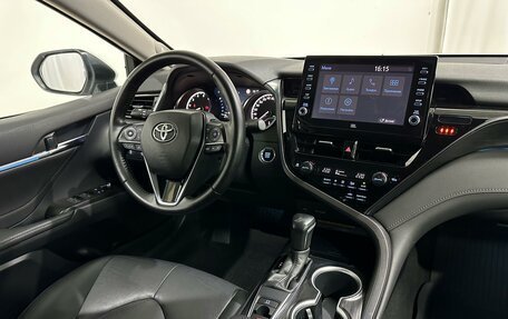 Toyota Camry, 2021 год, 3 380 000 рублей, 13 фотография