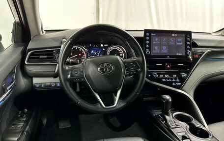 Toyota Camry, 2021 год, 3 380 000 рублей, 19 фотография