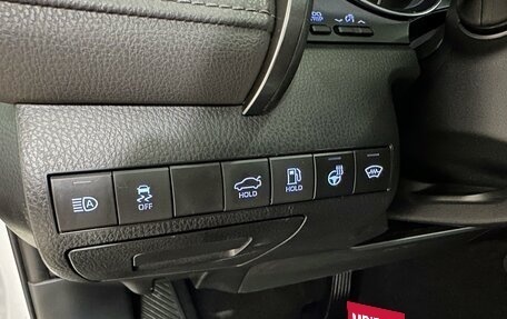 Toyota Camry, 2021 год, 3 380 000 рублей, 17 фотография