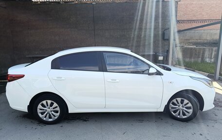 KIA Rio IV, 2019 год, 1 200 000 рублей, 3 фотография