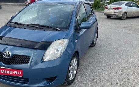 Toyota Yaris III рестайлинг, 2006 год, 600 000 рублей, 3 фотография