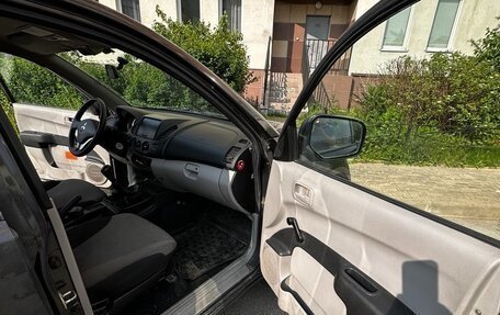 Mitsubishi L200 IV рестайлинг, 2012 год, 1 499 000 рублей, 2 фотография