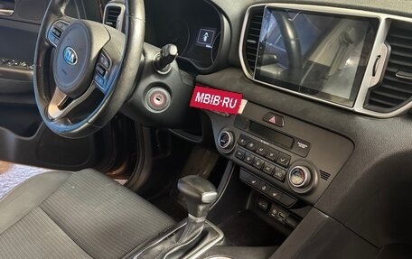 KIA Sportage IV рестайлинг, 2017 год, 2 300 000 рублей, 10 фотография