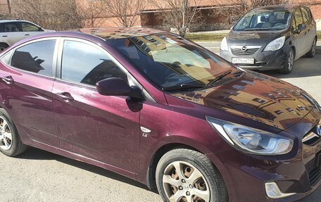Hyundai Solaris II рестайлинг, 2011 год, 690 000 рублей, 3 фотография