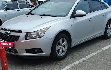 Chevrolet Cruze II, 2011 год, 970 000 рублей, 3 фотография