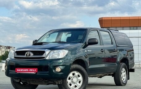 Toyota Hilux VII, 2010 год, 2 290 000 рублей, 2 фотография