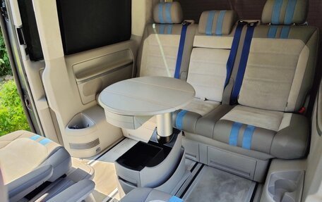 Volkswagen Multivan T6 рестайлинг, 2015 год, 3 800 000 рублей, 15 фотография