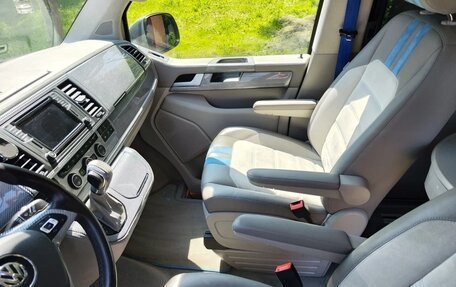 Volkswagen Multivan T6 рестайлинг, 2015 год, 3 800 000 рублей, 21 фотография