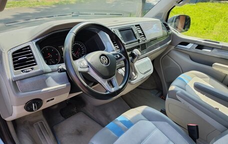 Volkswagen Multivan T6 рестайлинг, 2015 год, 3 800 000 рублей, 22 фотография