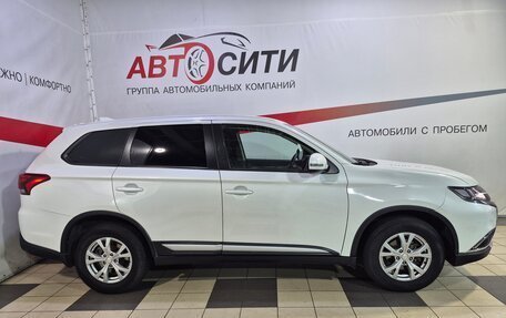 Mitsubishi Outlander III рестайлинг 3, 2018 год, 1 804 000 рублей, 8 фотография