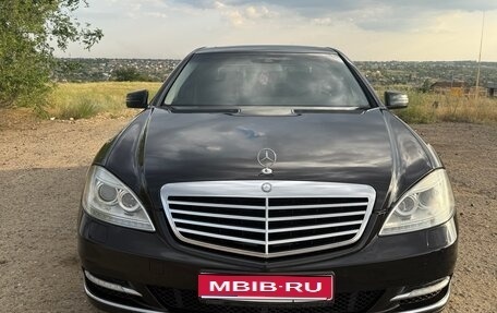 Mercedes-Benz S-Класс, 2010 год, 1 699 999 рублей, 1 фотография
