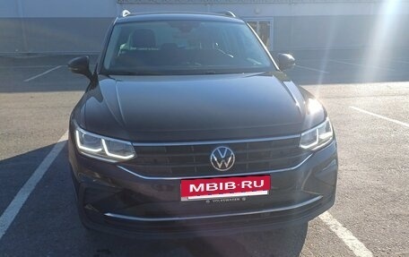 Volkswagen Tiguan II, 2021 год, 3 500 000 рублей, 23 фотография