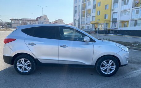 Hyundai Tucson III, 2011 год, 1 350 000 рублей, 10 фотография