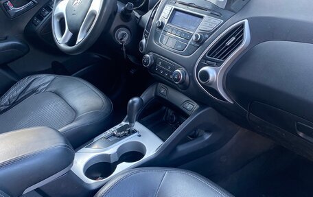 Hyundai Tucson III, 2011 год, 1 350 000 рублей, 17 фотография