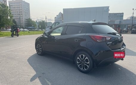 Mazda Demio IV, 2015 год, 1 400 000 рублей, 3 фотография