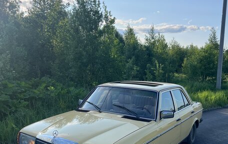 Mercedes-Benz W123, 1980 год, 350 000 рублей, 2 фотография