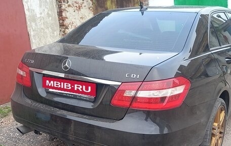 Mercedes-Benz E-Класс, 2009 год, 1 600 000 рублей, 19 фотография