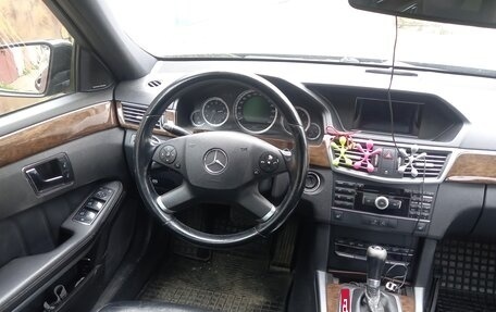 Mercedes-Benz E-Класс, 2009 год, 1 600 000 рублей, 26 фотография