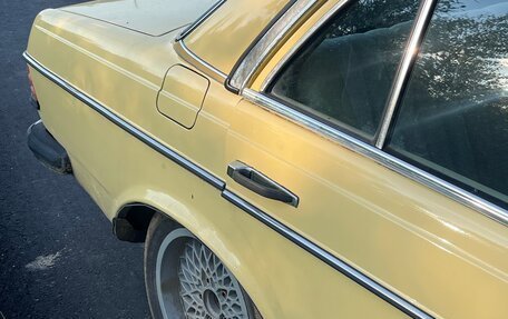Mercedes-Benz W123, 1980 год, 350 000 рублей, 8 фотография