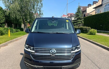 Volkswagen Multivan T6 рестайлинг, 2020 год, 6 300 000 рублей, 3 фотография