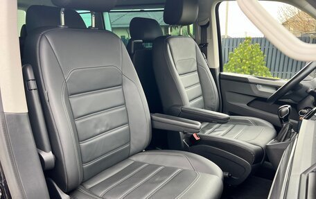 Volkswagen Multivan T6 рестайлинг, 2020 год, 6 300 000 рублей, 23 фотография