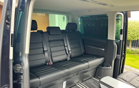 Volkswagen Multivan T6 рестайлинг, 2020 год, 6 300 000 рублей, 34 фотография
