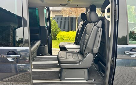 Volkswagen Multivan T6 рестайлинг, 2020 год, 6 300 000 рублей, 30 фотография