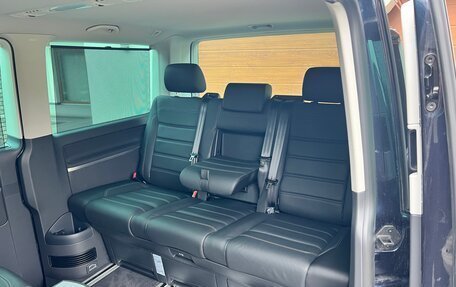 Volkswagen Multivan T6 рестайлинг, 2020 год, 6 300 000 рублей, 35 фотография