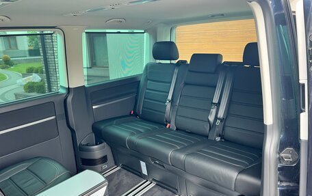 Volkswagen Multivan T6 рестайлинг, 2020 год, 6 300 000 рублей, 37 фотография