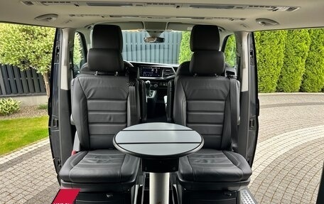 Volkswagen Multivan T6 рестайлинг, 2020 год, 6 300 000 рублей, 31 фотография
