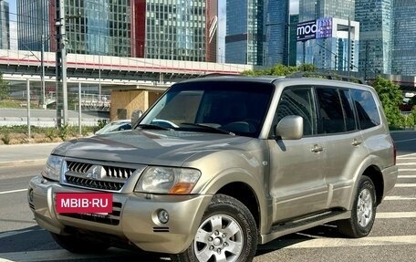 Mitsubishi Pajero III рестайлинг, 2004 год, 950 000 рублей, 3 фотография
