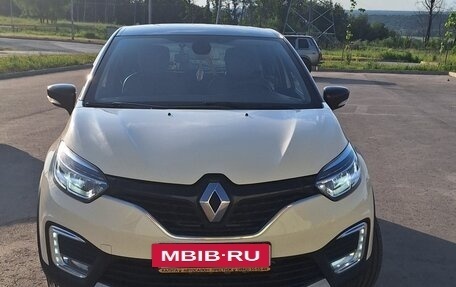 Renault Kaptur I рестайлинг, 2018 год, 1 550 000 рублей, 4 фотография