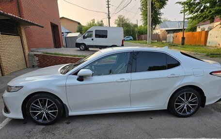 Toyota Camry, 2021 год, 3 350 000 рублей, 3 фотография
