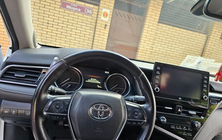 Toyota Camry, 2021 год, 3 350 000 рублей, 10 фотография