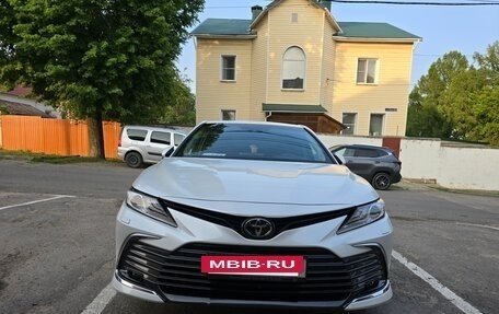 Toyota Camry, 2021 год, 3 350 000 рублей, 5 фотография