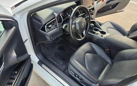 Toyota Camry, 2021 год, 3 350 000 рублей, 15 фотография