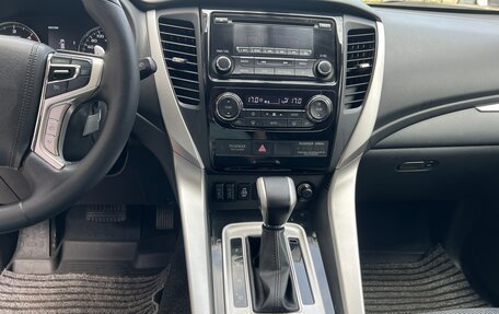 Mitsubishi Pajero Sport III рестайлинг, 2018 год, 2 895 000 рублей, 33 фотография