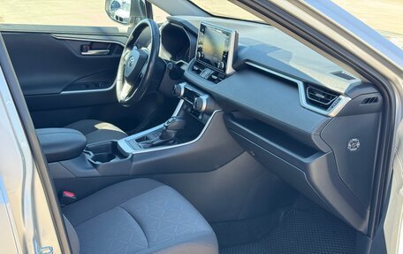 Toyota RAV4, 2020 год, 3 190 000 рублей, 17 фотография