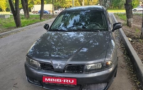 Mitsubishi Carisma I, 2001 год, 260 000 рублей, 1 фотография