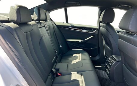 BMW 5 серия, 2019 год, 2 878 700 рублей, 11 фотография