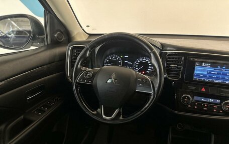 Mitsubishi Outlander III рестайлинг 3, 2016 год, 1 646 360 рублей, 12 фотография